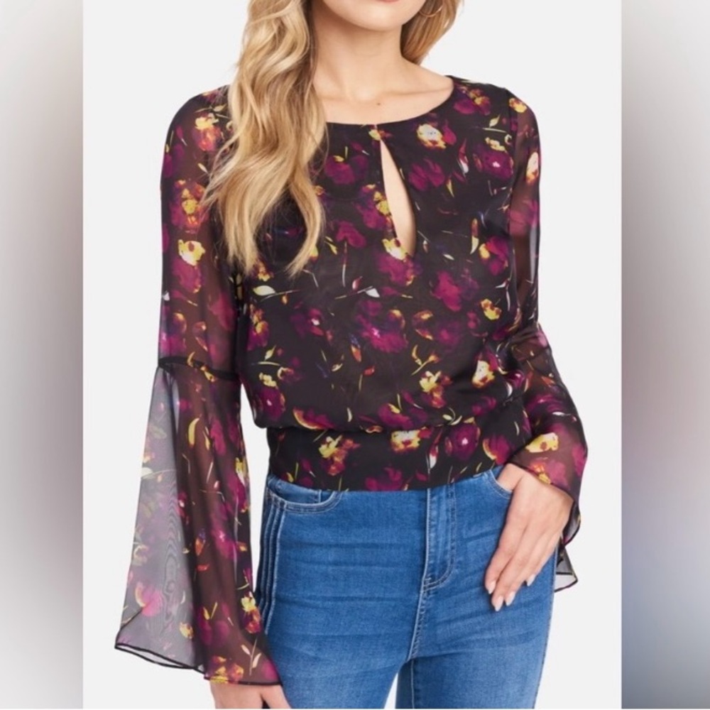 NWT bebe Bell Sleeve Chiffon Floral Top